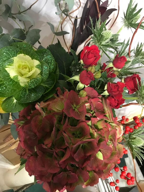 Festive gift bouquet