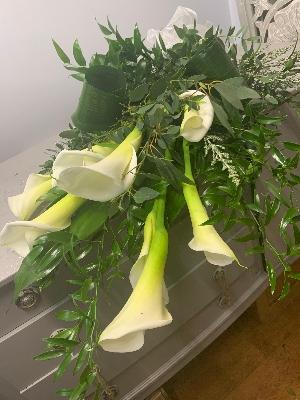 Classic Lily Handtied