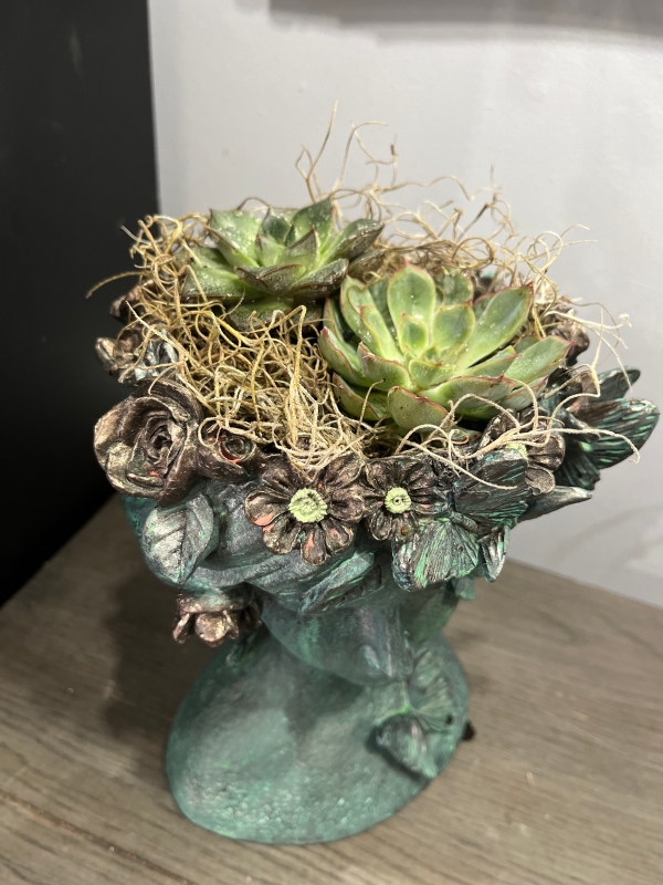 Victoria planter