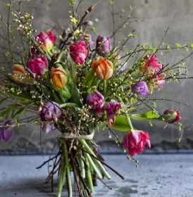 Spring tulip hand tied workshop