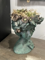 Victoria planter